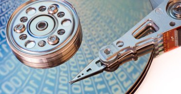 SSD уходят в прошлое: ученые создали уникальный диск на 1,6 петабит размером с DVD