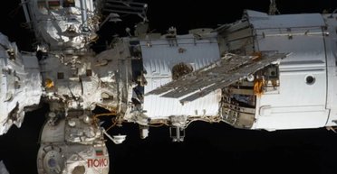 Російський модуль МКС продовжує протікати: росіяни замазують тріщини, але це не допомагає