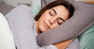 Спи и худей: сколько калорий организм сжигает во время ночного сна