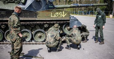 Превосходит все советские Т-72: NYT о второй жизни Leopard 1 в Украине