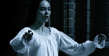 Новый Дракула: рецензия на фильм "Носферату" с дочерью Джонни Деппа