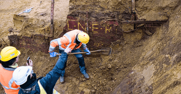 Поруч із фортецею 19 століття знайшли незвичайний вагон потяга 100-річної давності (фото)
