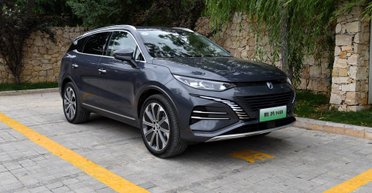 Mercedes і BYD представили потужний кросовер із багатим оснащенням (фото)