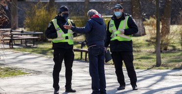 На Закарпатье во время выборов цыганского "барона" лопатой убили мужчину (фото, видео)
