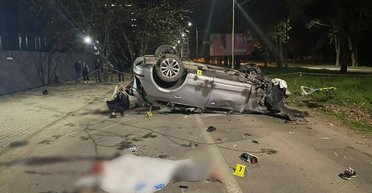 На Закарпатті авто з 5-ма друзями врізалося в дерево, є жертви: водія раніше судили, — ЗМІ