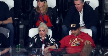 На тлі чуток про заручини: Леді Гага помічена на побаченні з бойфрендом (фото)