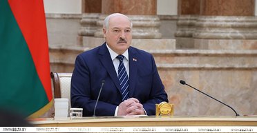 "Хотим допрыгаться до Украины": Лукашенко раскритиковал белорусов за дорогую одежду (видео)