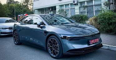 В Украине появился новейший электромобиль от Geely и Volvo с запасом хода 870 км (фото)
