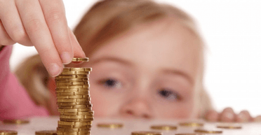 Виплати на дитину: яка грошова допомога передбачена в Україні