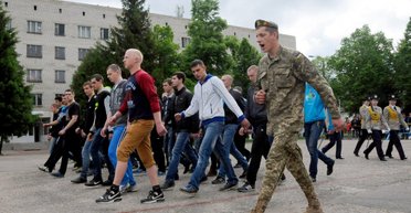 Данные о мужчинах от 17 лет будут передаваться в реестр "Оберег": что изменится