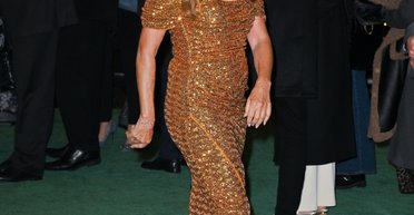 72-річна Джейн Сеймур у сліпучому вбранні продемонструвала струнку фігуру (фото)