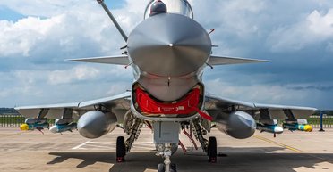 Легко справились с 3 знаменитыми Rafale: что известно о китайских истребителях Chengdu J-10C
