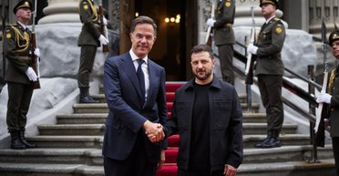 РФ запропонувала зустріч і "ховається": Зеленський пояснив, чого добивається Кремль (відео)