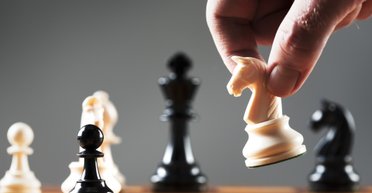 Скандал в семействе Каиссы. Могут ли женщины наравне играть в шахматы с мужчинами