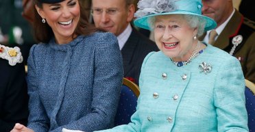 Королева Єлизавета ІІ хотіла, аби Кейт Міддлтон знайшла хорошу роботу