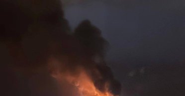 В Харькове прогремели взрывы и поднялся пожар: россияне атаковали город авиабомбами