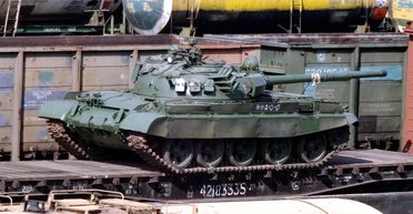 Росіяни застосували танк-камікадзе: що робив старий Т-62 на полі бою (відео)