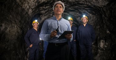 А заводы — под землю. Сможет ли украинская промышленность спрятаться от ракет и дронов