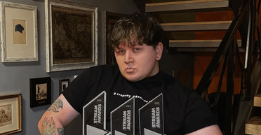 Худне та збирає донати: Лебіга запустив цілодобовий стрім (фото)