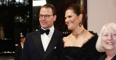 Шведська королівська родина представила різдвяну листівку в незвичному форматі (відео)