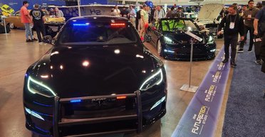 Украинцы презентовали в США 1000-сильную Tesla для полиции Лос-Анджелеса (фото)