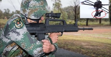 Вдохновились украинской разработкой: в Китае к FPV-дронам прикрутили штурмовые винтовки QBZ-95 (фото)