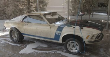 Раритетный заряженный Ford Mustang за $300 000 простоял почти полвека в гараже (видео)