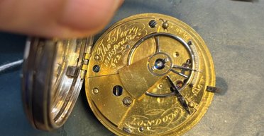 На аукционе продали редкие часы: принадлежали участнику знаменитой исторической битвы (фото)