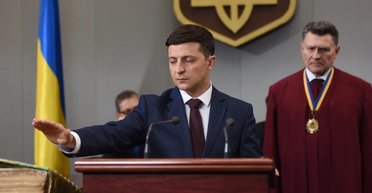 Когда наступит присяга. В Раде началось состязание депутатов за право назначить день инаугурации Зеленского