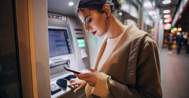 НБУ разрешил банкам ограничивать операции физлиц на сумму свыше 400 тыс. грн