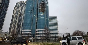 Дроны долетели до Грозного: атакован небоскреб Совета безопасности Чечни (фото, видео)