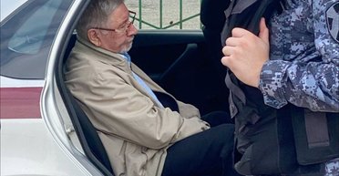 "Ідуть на радикальні дії": експерт пояснив, чому пенсіонери в РФ підпалюють військкомати