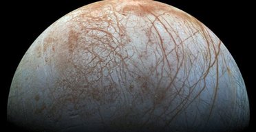 На супутнику Юпітера хлюпається мертвий океан: що з ним не так