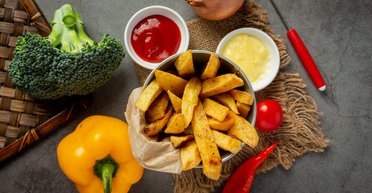 Вместо картошки фри: 3 рецепта полезных и вкусных снеков от диетолога