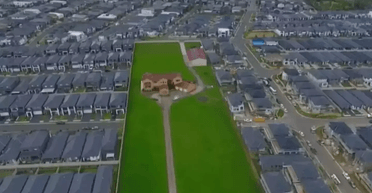 Сімʼя відмовилася від мільйонів: що приховує їхній будинок, який вони не захотіли продавати (фото)