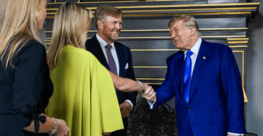 Королева Нідерландів у яскравому комбінезоні вразила Трампа та світових лідерів на саміті НАТО