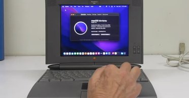 Ноутбук Apple Macintosh PowerBook 520С заработал 30 лет спустя: как его "воскресили" (видео)