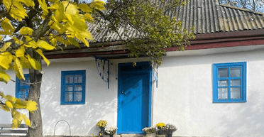 Можно сдавать в аренду: украинка возродила дом бабушки в селе — что внутри (фото)