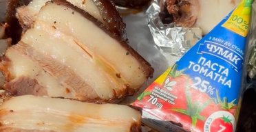 Великоднє меню: рецепт підчеревини в томатно-гірчичному маринаді