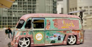 Развивает более 200 км/ч: создана самая быстрая в мире закусочная на колесах (фото)