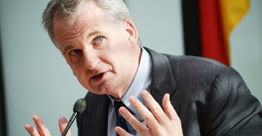 Імперія брехні. Росія звинувачує українців у "русофобії", представляючи їх свинями та упирями