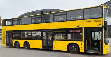 В Киеве впервые выходит на маршрут двухэтажный автобус (фото)