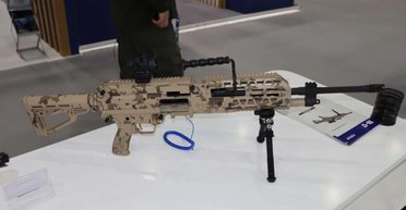 Стрілецька новинка Південної Кореї: на виставці IDEX представили ручний кулемет XR-17