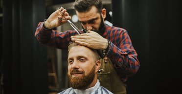 Коротко и жестко. Топ-10 модных мужских стрижек 2020 года