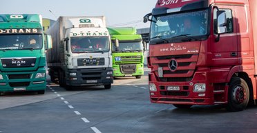 Блокада кордону: румунські фермери заблокували третій пункт пропуску