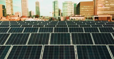 Розкрито несподіваний вплив сонячних панелей на міста: корисні та шкідливі одночасно