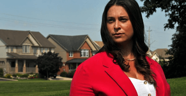 "Живу з батьками": мер не може купити будинок у місті, яким вона керує (фото)