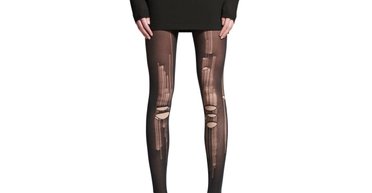 Модний дім Balenciaga представив "рвані" колготки за 61 тис. грн (фото)