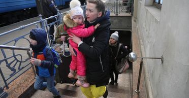 Демографический удар. Сколько беженцев из Украины уже готовы получить гражданство другой страны