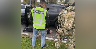 В центре Харькова похитили мужчину и отобрали у него почти $100 тысяч: сказали, что из ТЦК